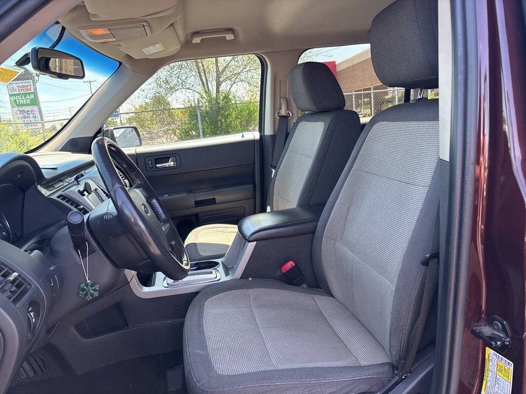Used 2010 Ford Flex SE FWD image 9