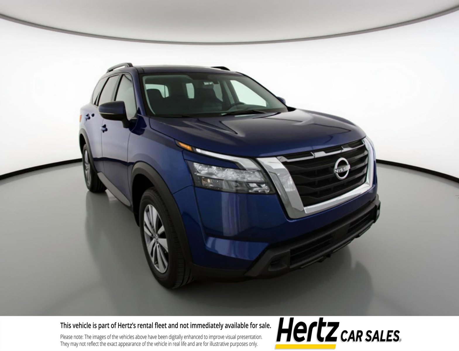 Used 2025 Nissan Pathfinder SV image 1