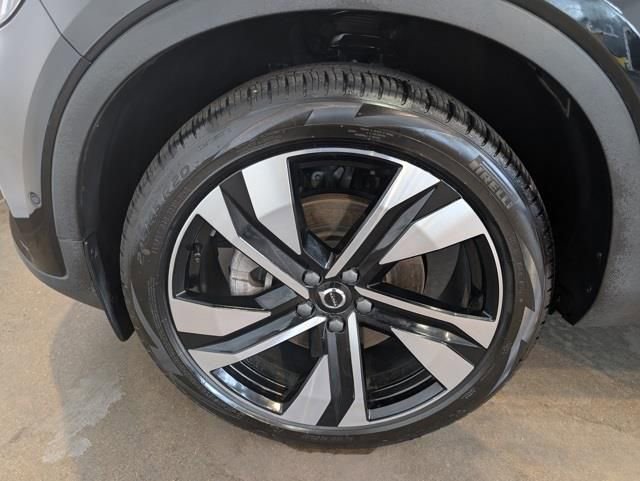 Used 2023 Volvo XC40 B5 Plus w/ Driver Assist Package image 10