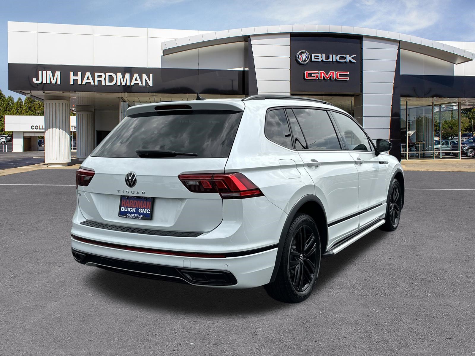 Used 2022 Volkswagen Tiguan SE R-Line FWD image 7