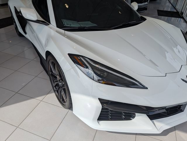 Used 2024 Chevrolet Corvette Z06 image 3
