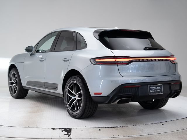 Certified 2026 Porsche Macan AWD/4WD image 3