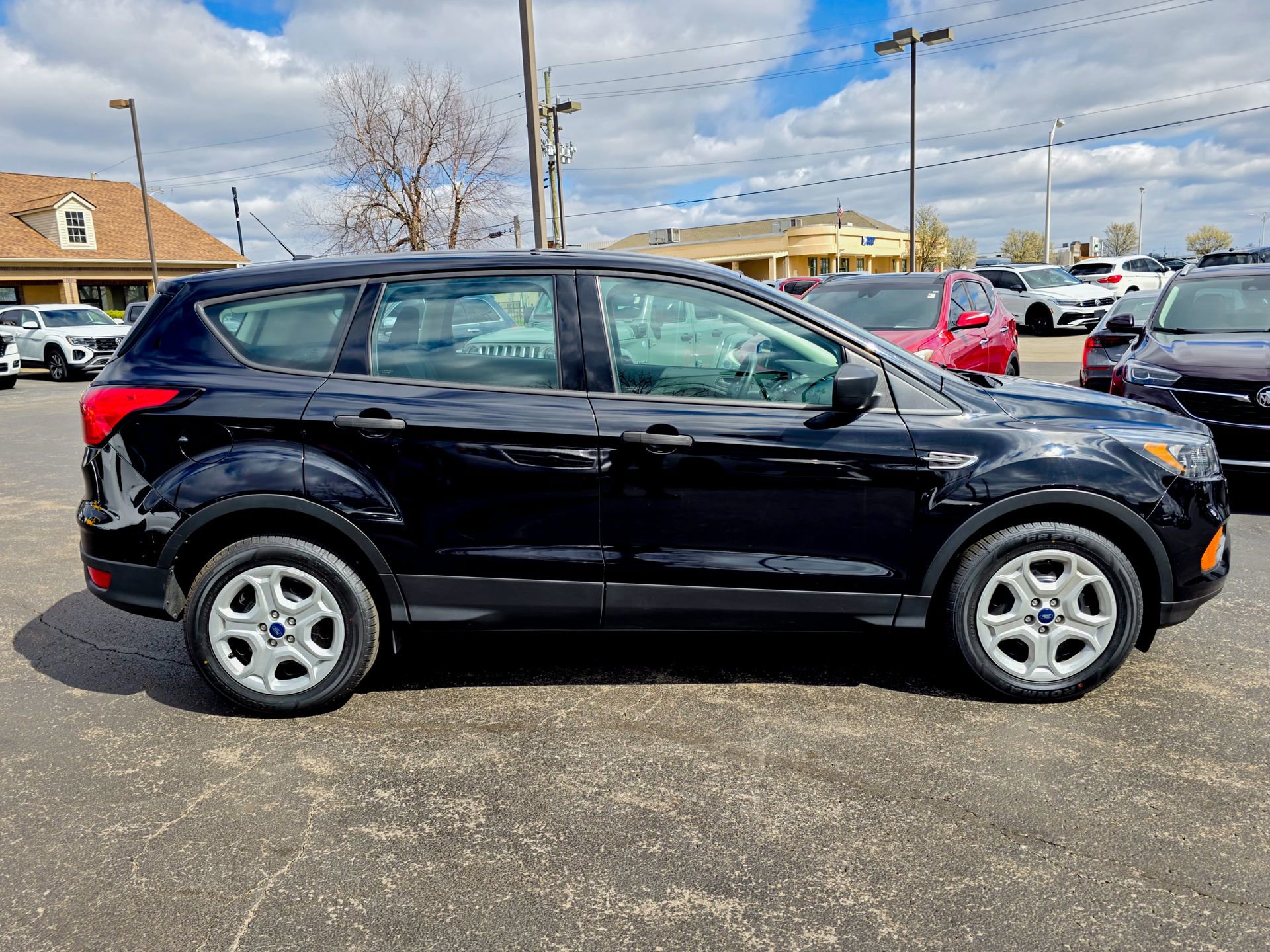 Used 2019 Ford Escape S image 22