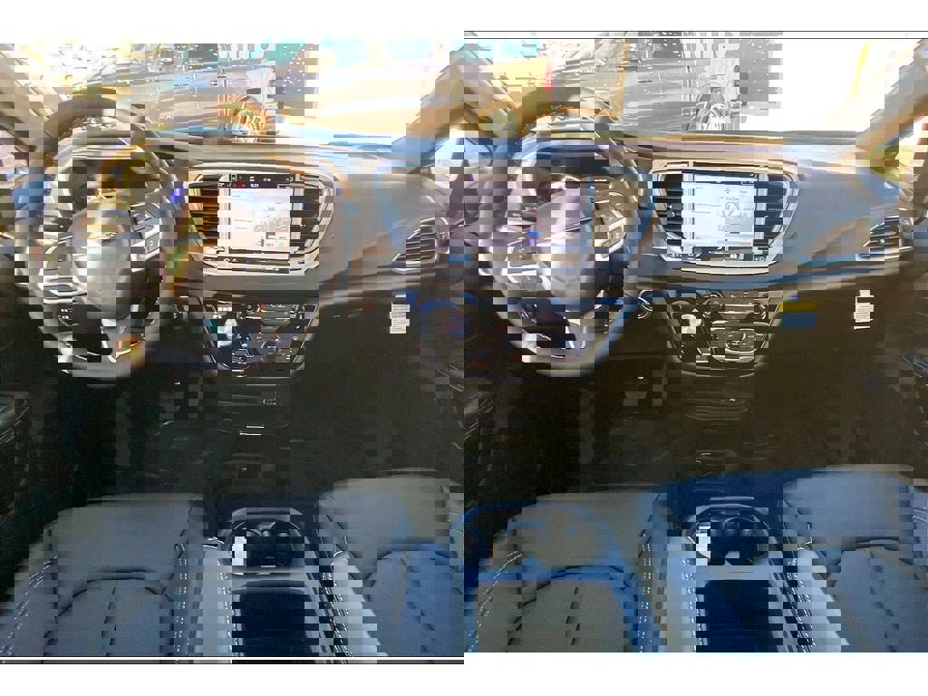 New 2026 Chrysler Voyager LX image 7