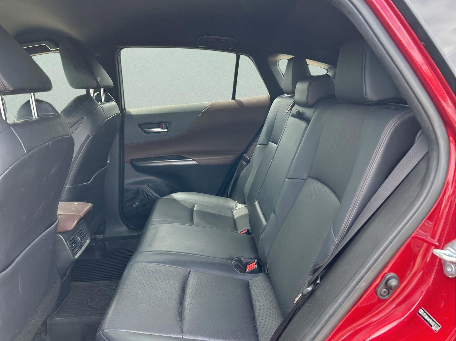 Used 2021 Toyota Venza XLE w/ Softex Package image 10