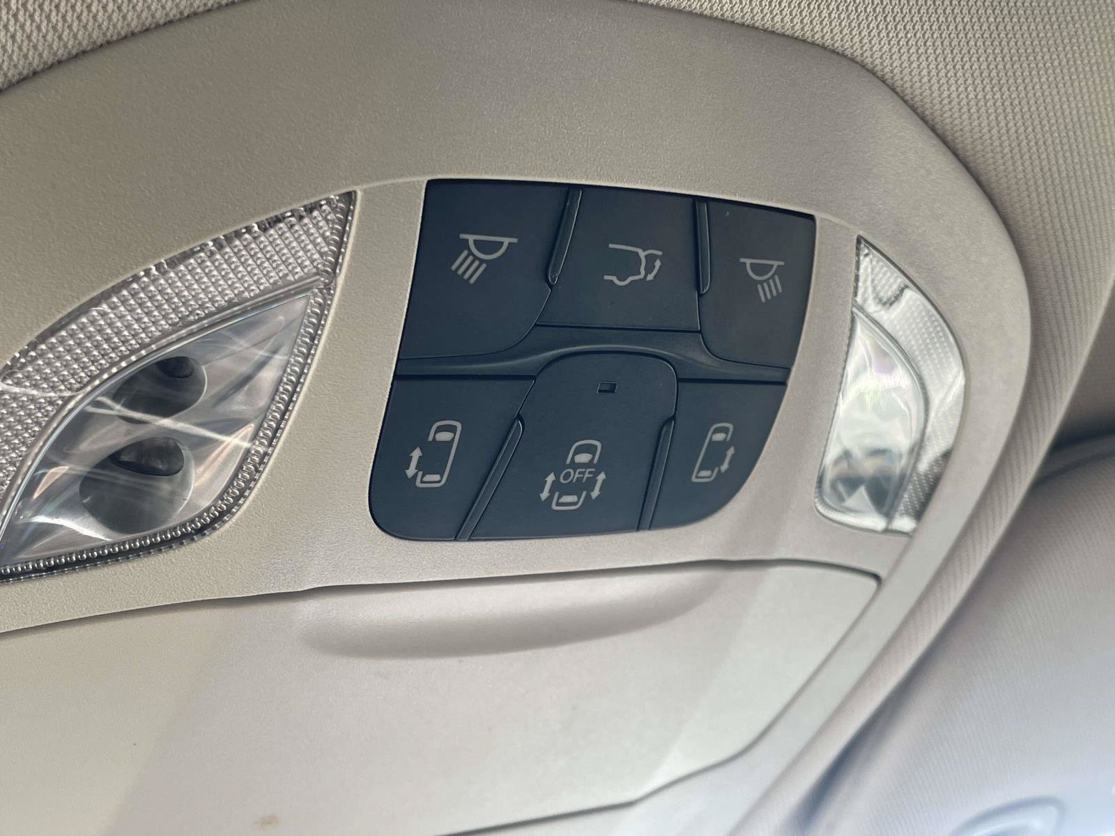 Used 2024 Chrysler Pacifica Touring-L FWD image 34
