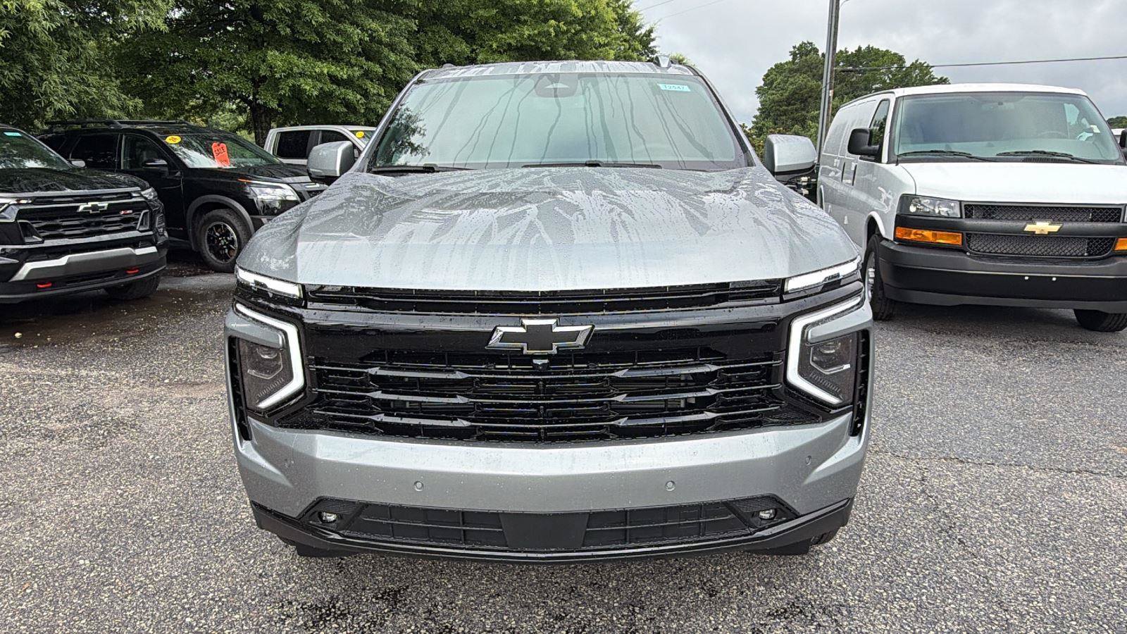 New 2026 Chevrolet Suburban RST w/ Comfort Package AWD/4WD image 2