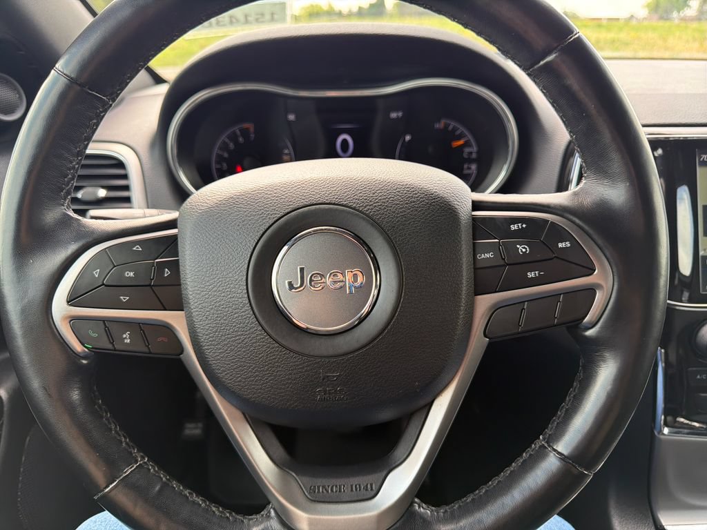 Used 2021 Jeep Grand Cherokee Laredo X AWD/4WD image 11