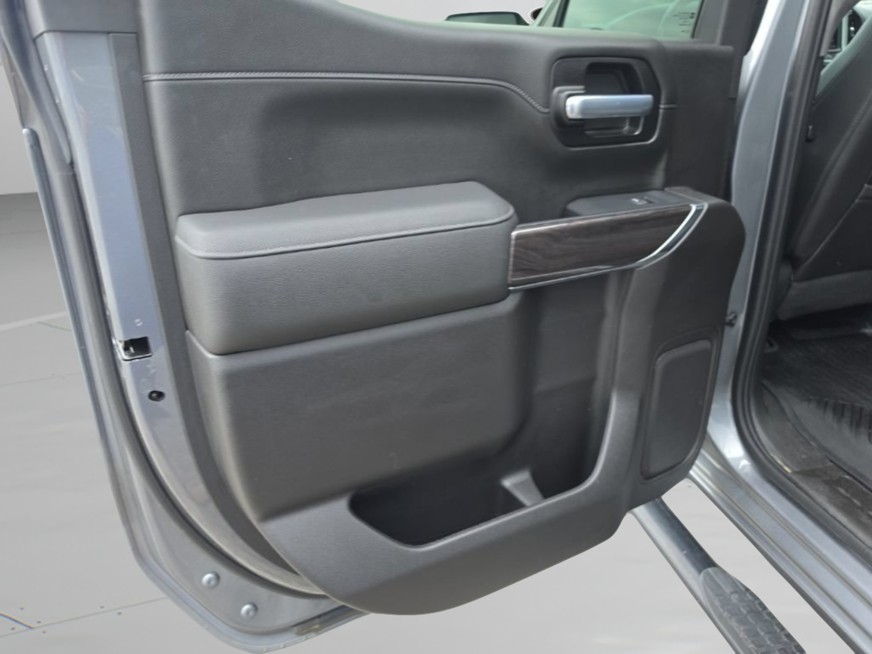 Used 2021 Chevrolet Silverado 1500 LTZ AWD/4WD image 28