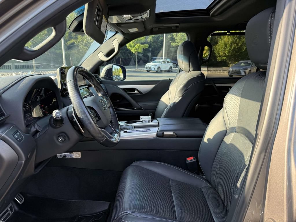 Used 2023 Lexus LX 600 F Sport w/ Accessory Package (Z1) AWD/4WD image 13