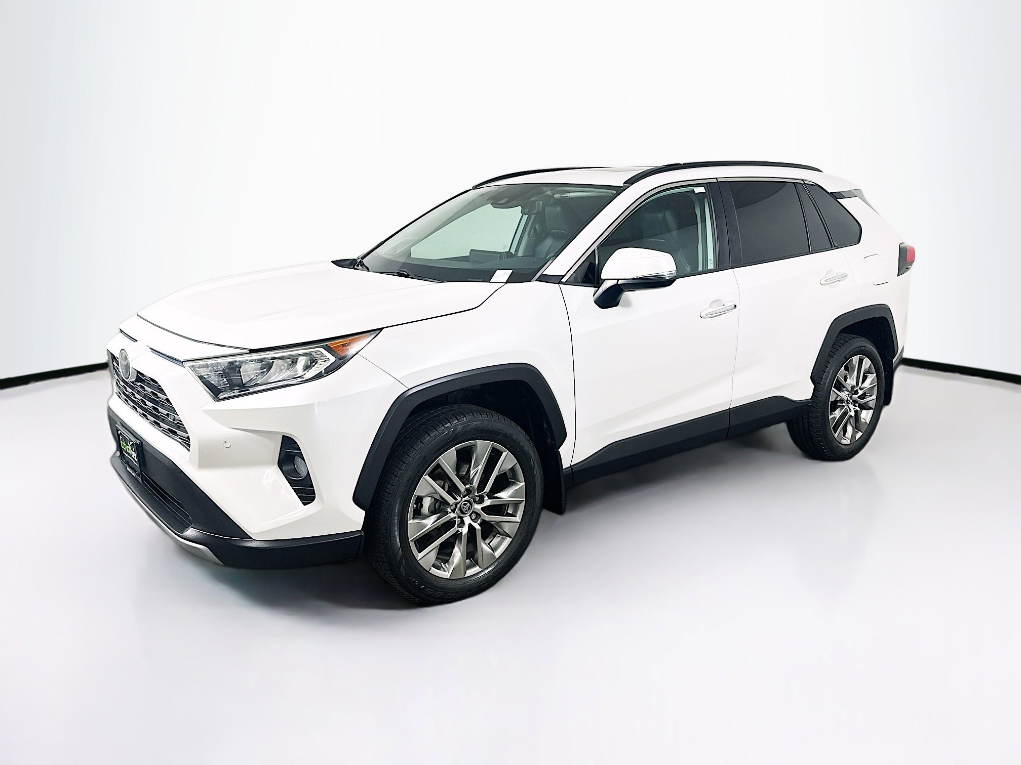 Used 2019 Toyota RAV4 Limited w/ Cold Weather Package FWD image 3