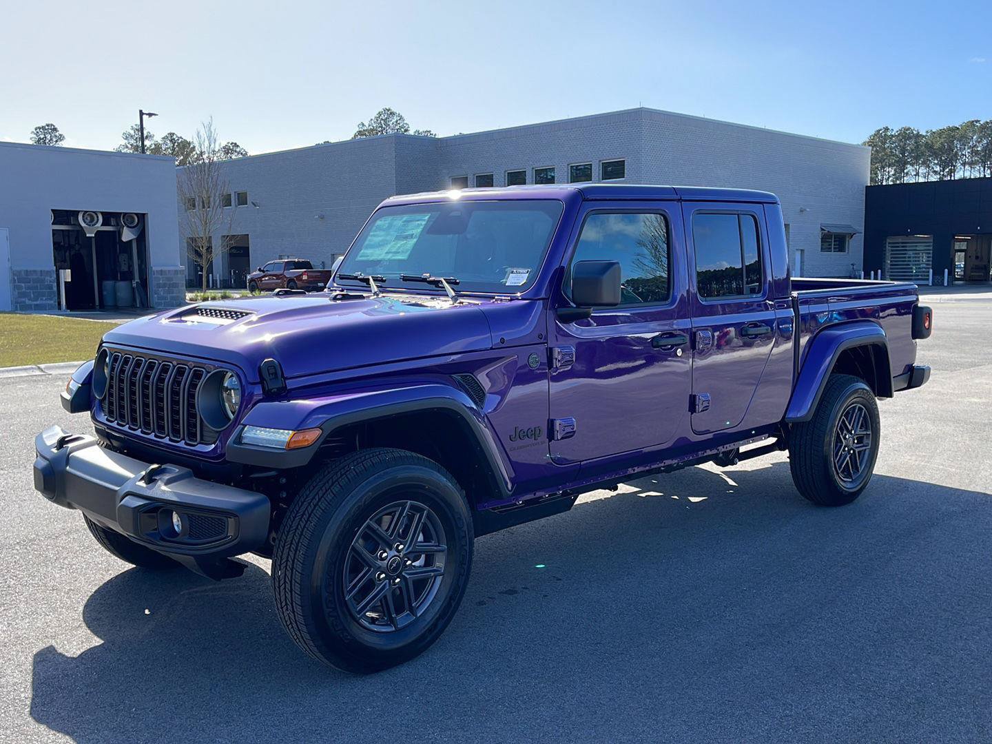 New 2026 Jeep Gladiator Sport AWD/4WD image 3