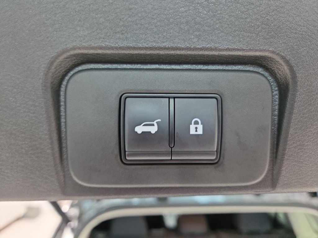 Used 2026 Nissan Rogue SV AWD/4WD image 14