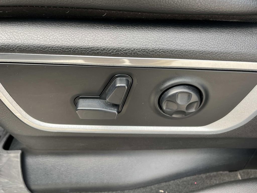 Used 2020 RAM 1500 Laramie w/ Off Road Group AWD/4WD image 30