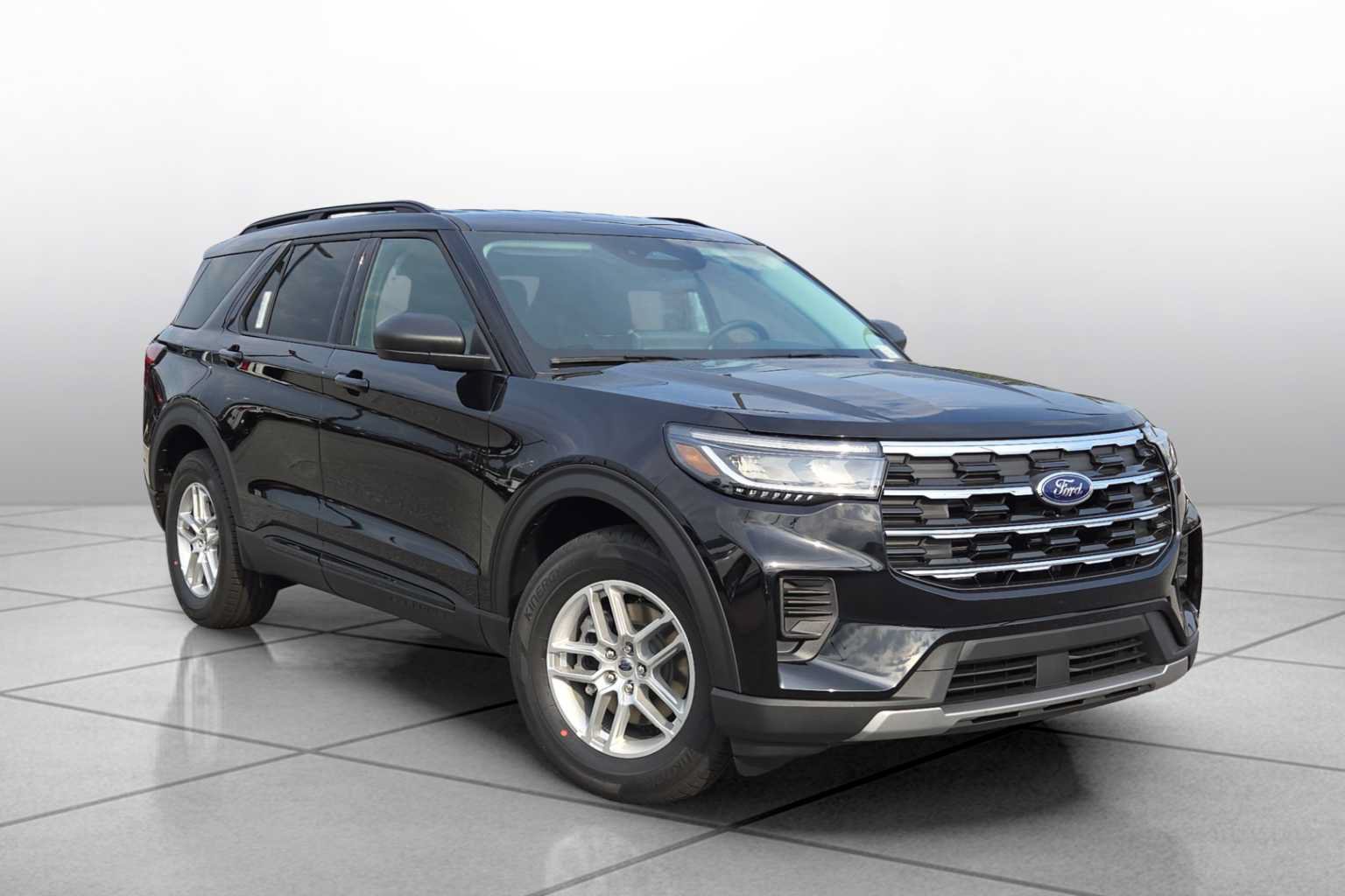 New 2026 Ford Explorer Active RWD image 2