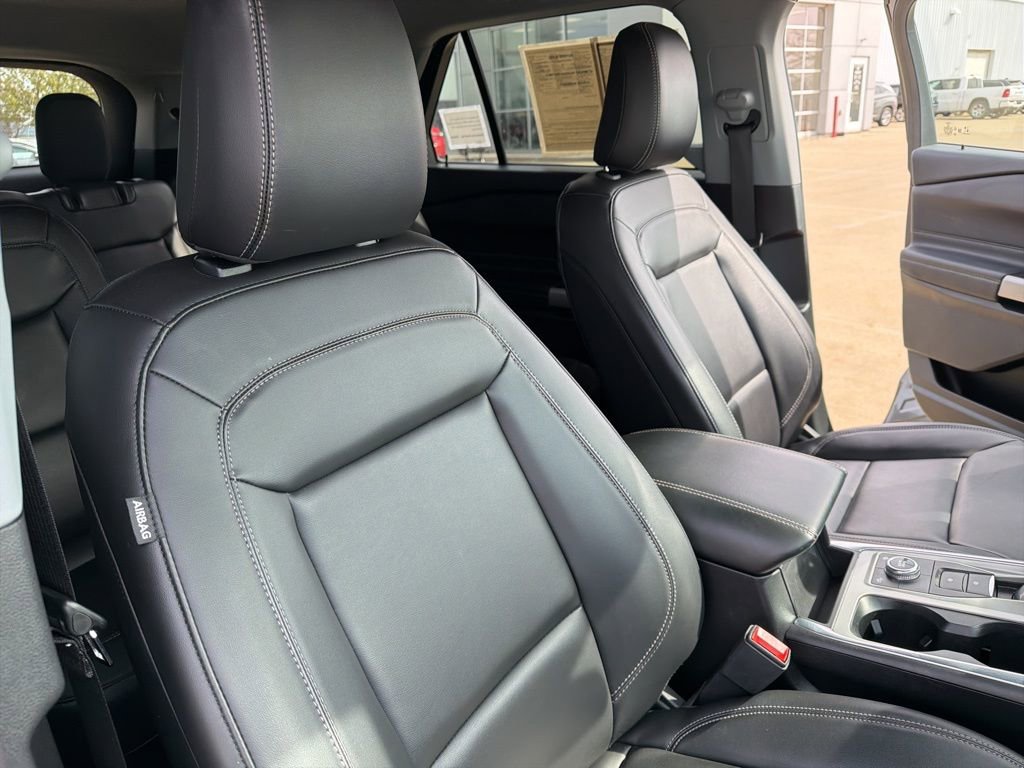 Used 2023 Ford Explorer XLT w/ Equipment Group 202A image 18