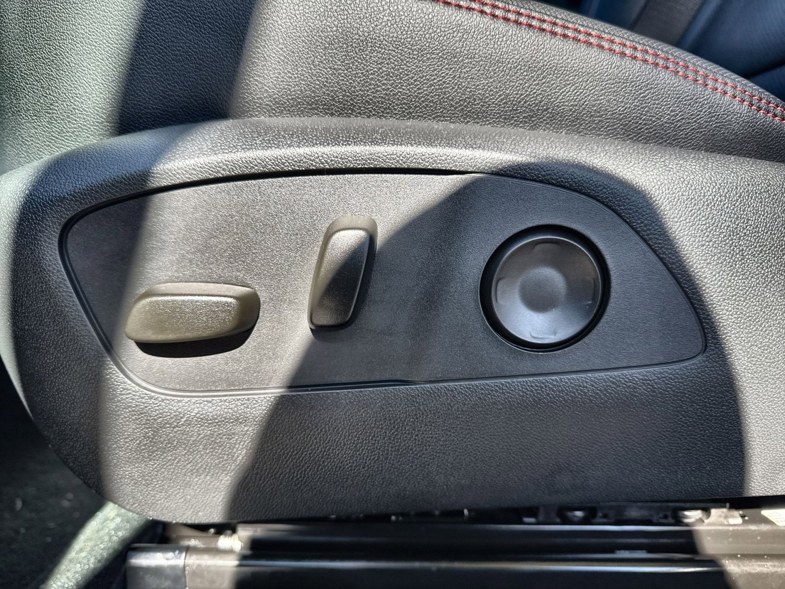 New 2026 Chevrolet Traverse RS image 14