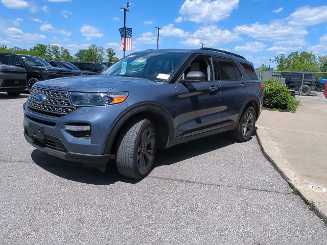 Used 2021 Ford Explorer XLT w/ Equipment Group 202A AWD/4WD image 5