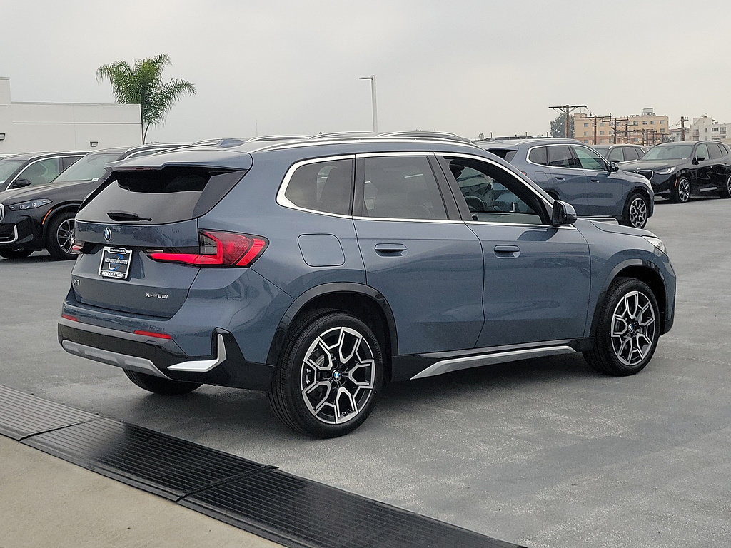 New 2027 BMW X1 xDrive28i w/ Convenience Package AWD/4WD image 3
