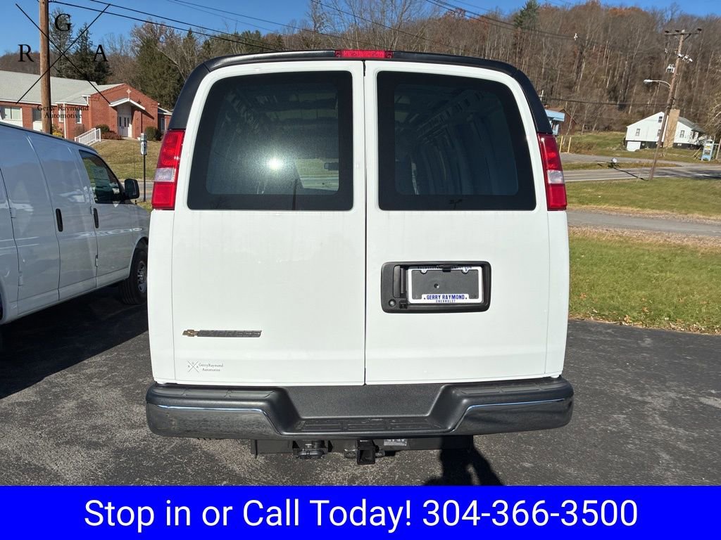 New 2025 Chevrolet Express 3500 w/ Driver Convenience Package RWD image 5