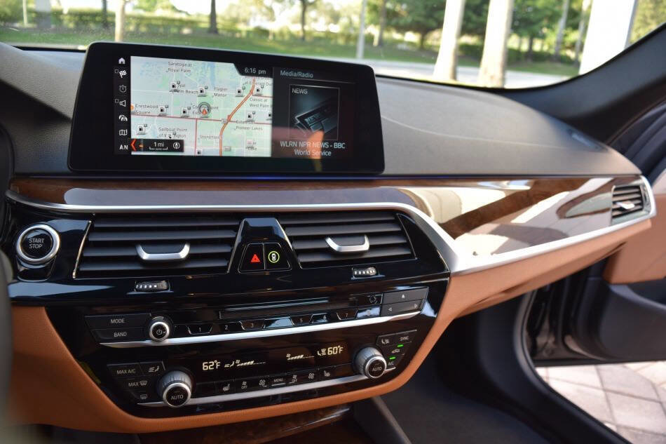 Used 2018 BMW 530e w/ Premium Package 2 RWD image 55