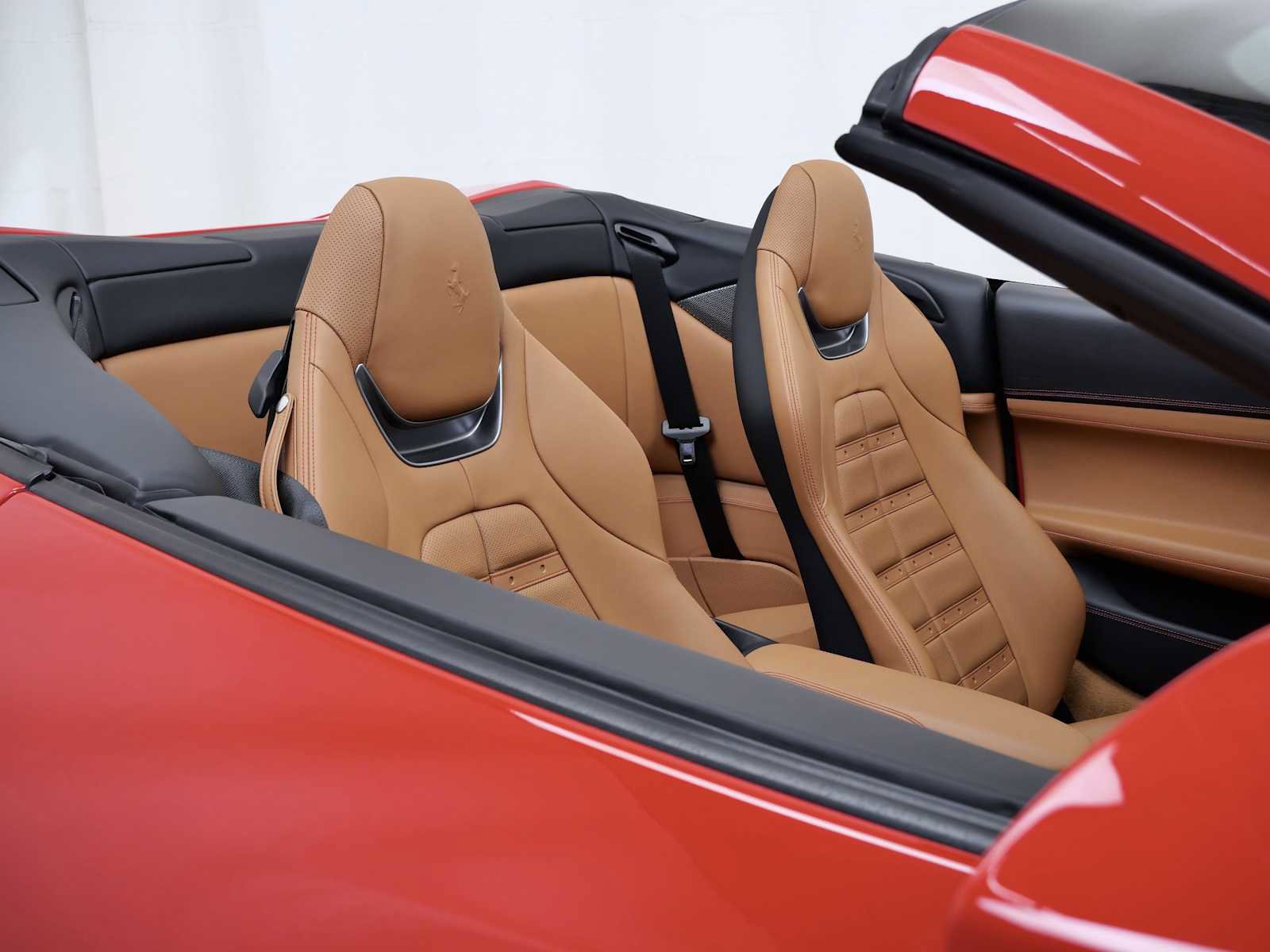 Certified 2022 Ferrari Portofino M image 14