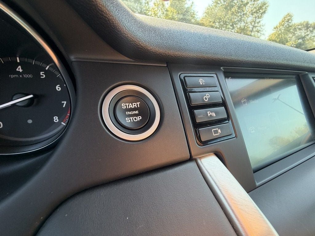 Used 2018 Land Rover Discovery Sport HSE Luxury AWD/4WD image 25