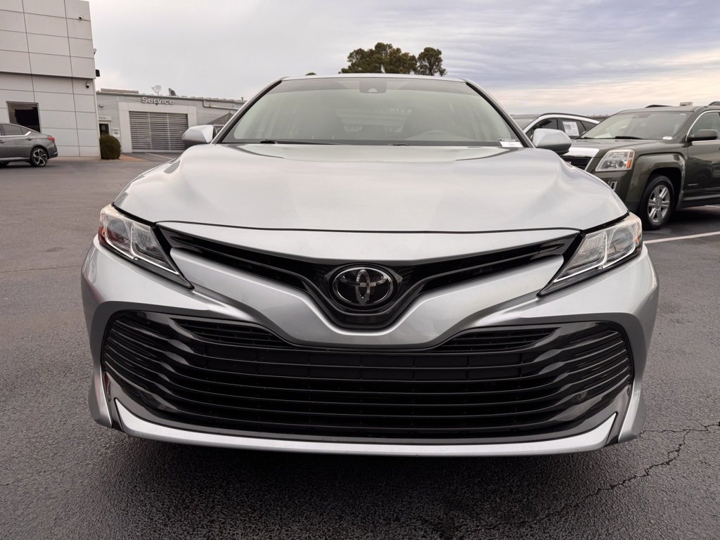 Used 2019 Toyota Camry L image 8