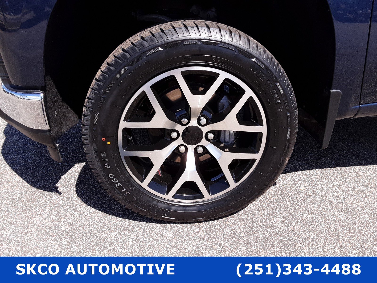 Used 2020 Chevrolet Silverado 1500 LT w/ All-Star Edition image 9