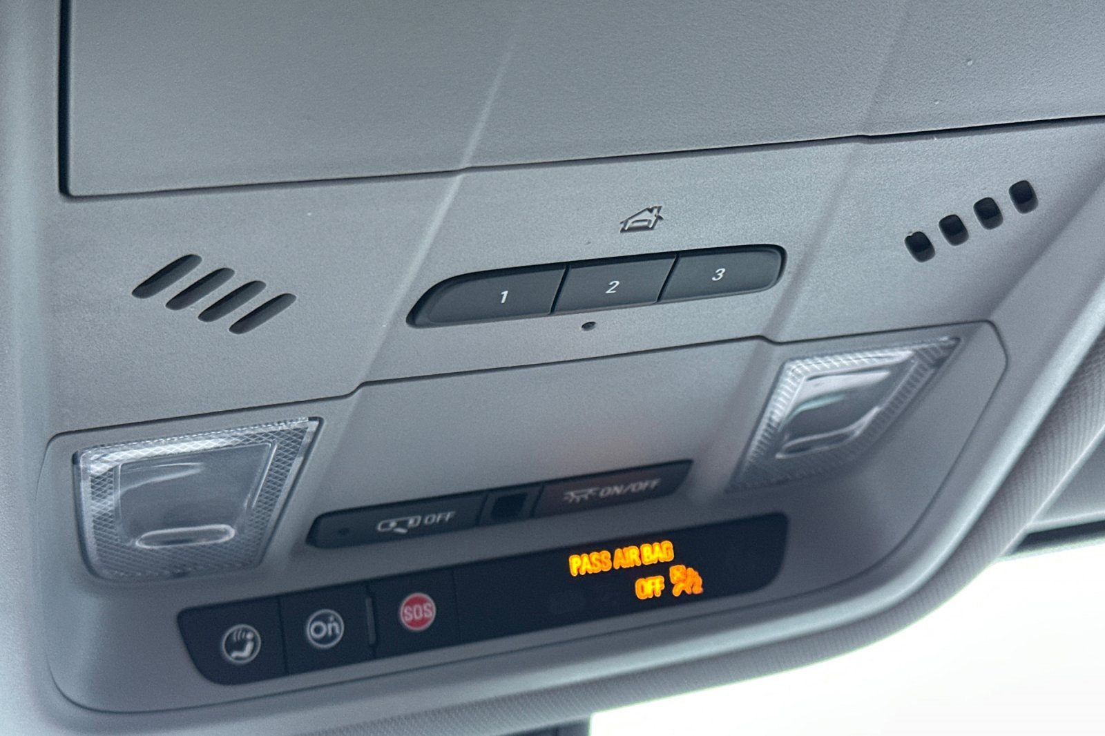 Used 2022 GMC Acadia AT4 w/ Technology Package image 25