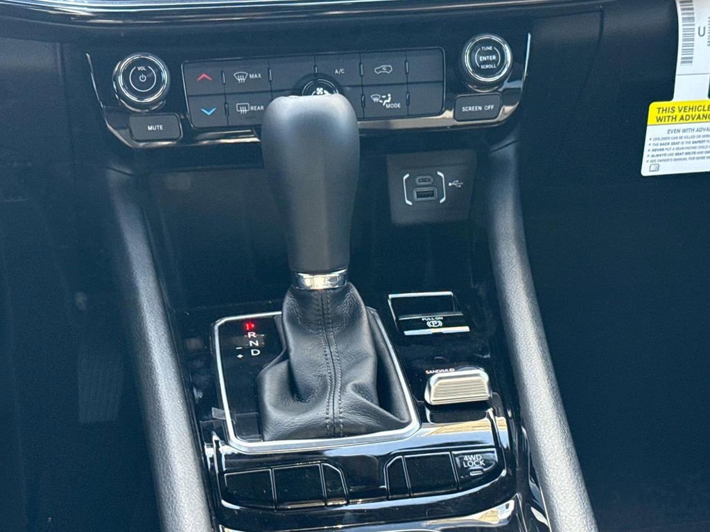 New 2026 Jeep Compass Latitude image 17