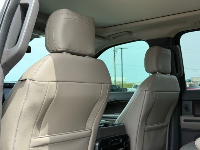 Used 2020 Ford Expedition Limited w/ Equipment Group 301A image 19