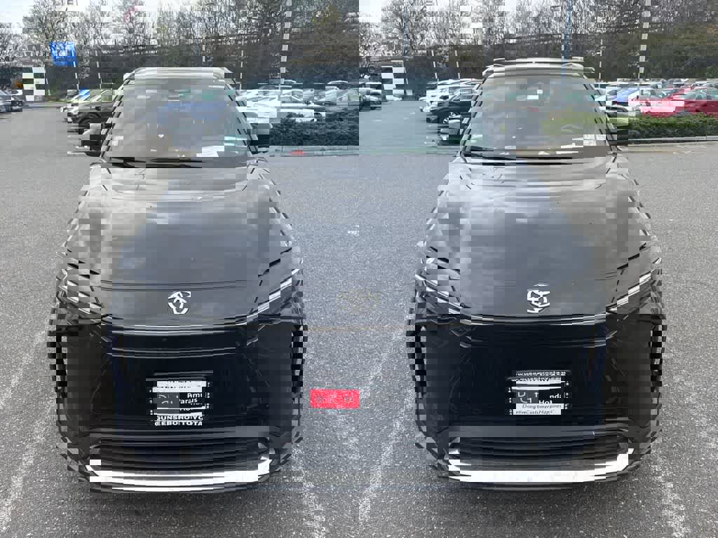 Used 2023 Toyota bZ4X Limited image 8