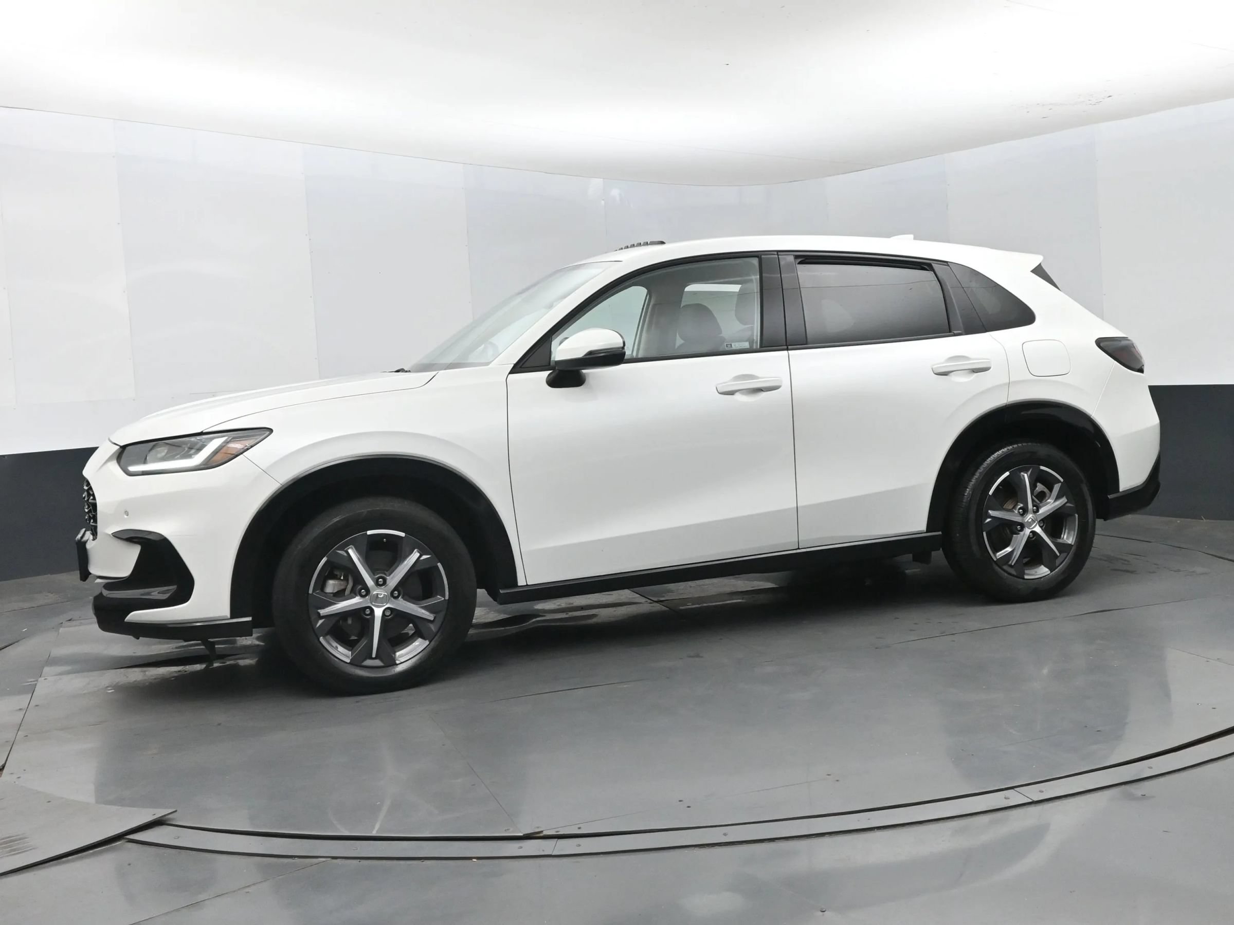 Used 2023 Honda HR-V EX-L image 5
