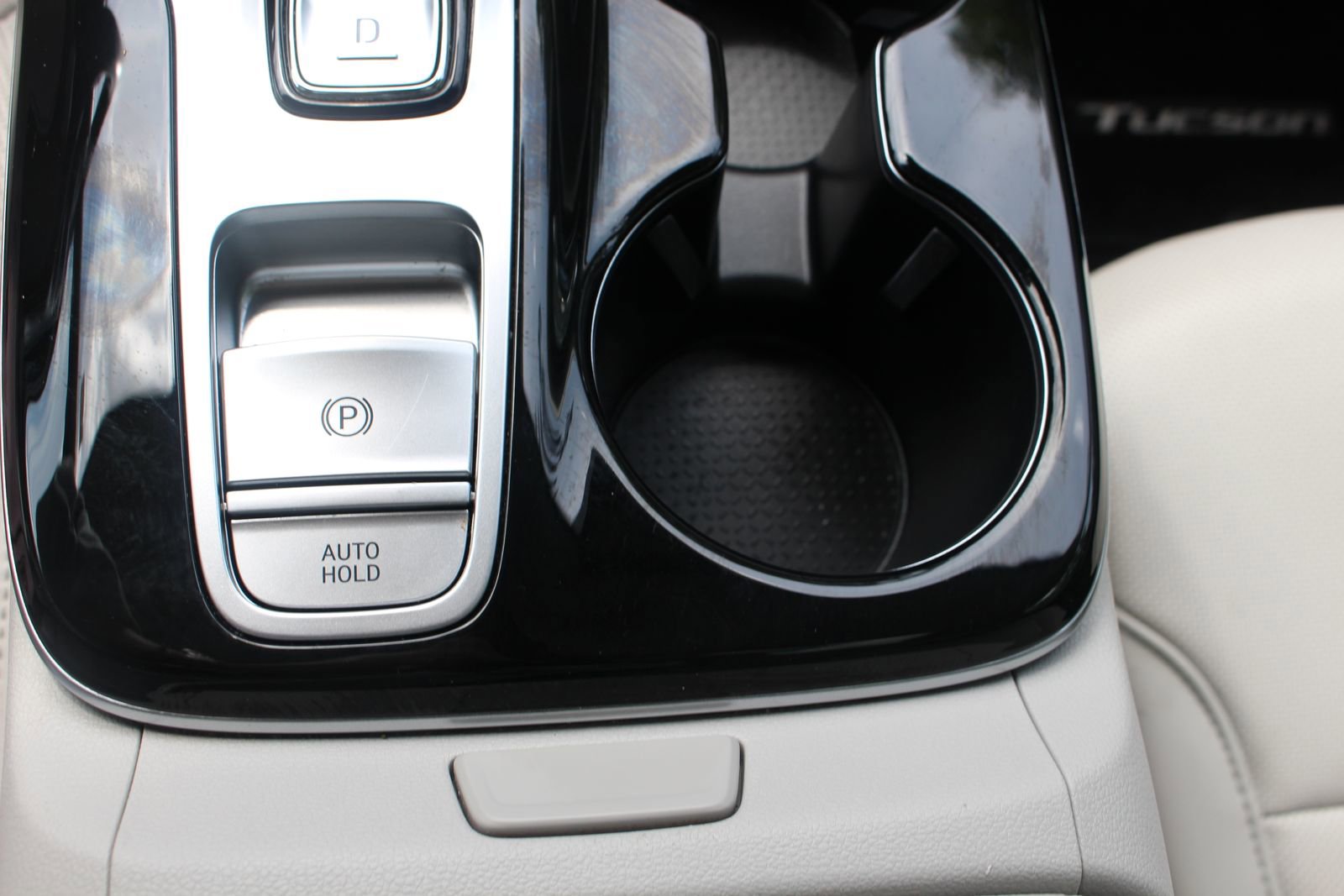 Used 2024 Hyundai Tucson Limited image 38