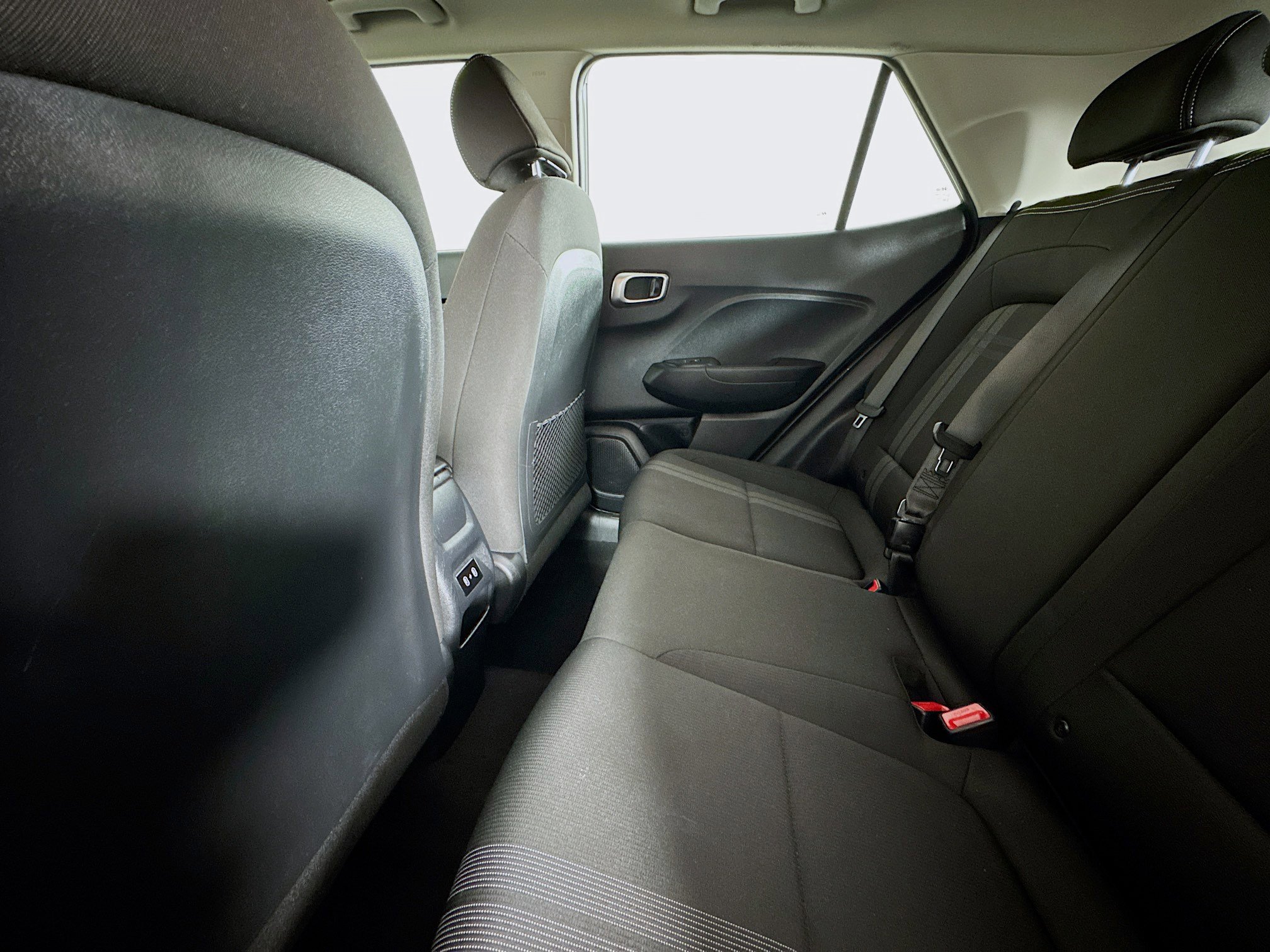 Used 2024 Hyundai Venue SEL image 24