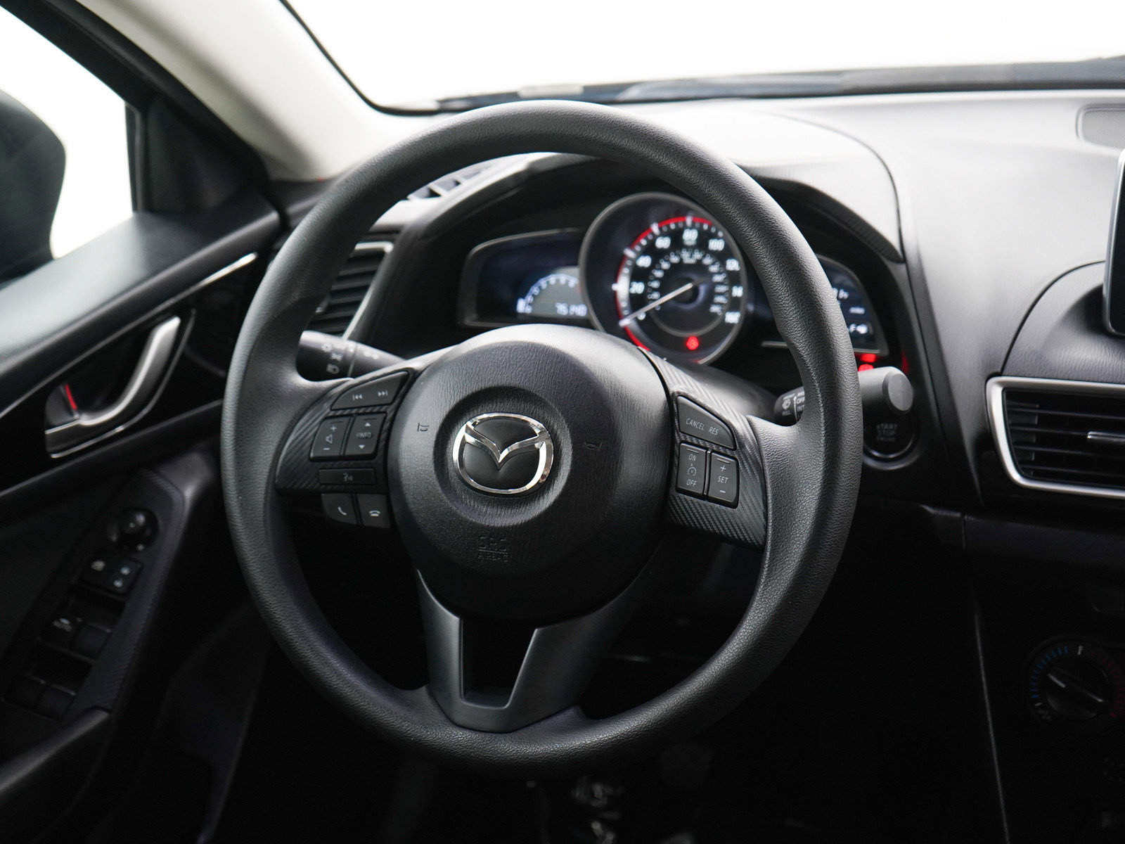 Used 2015 MAZDA MAZDA3 i Sport FWD image 14