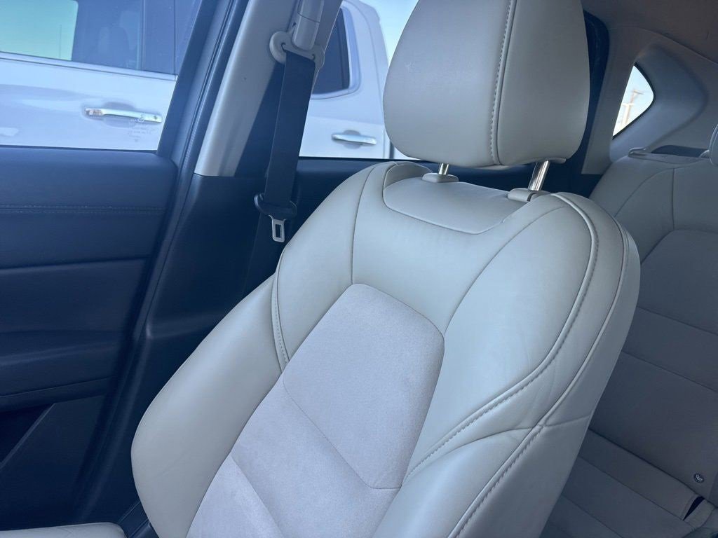 Used 2020 MAZDA CX-5 Touring image 16