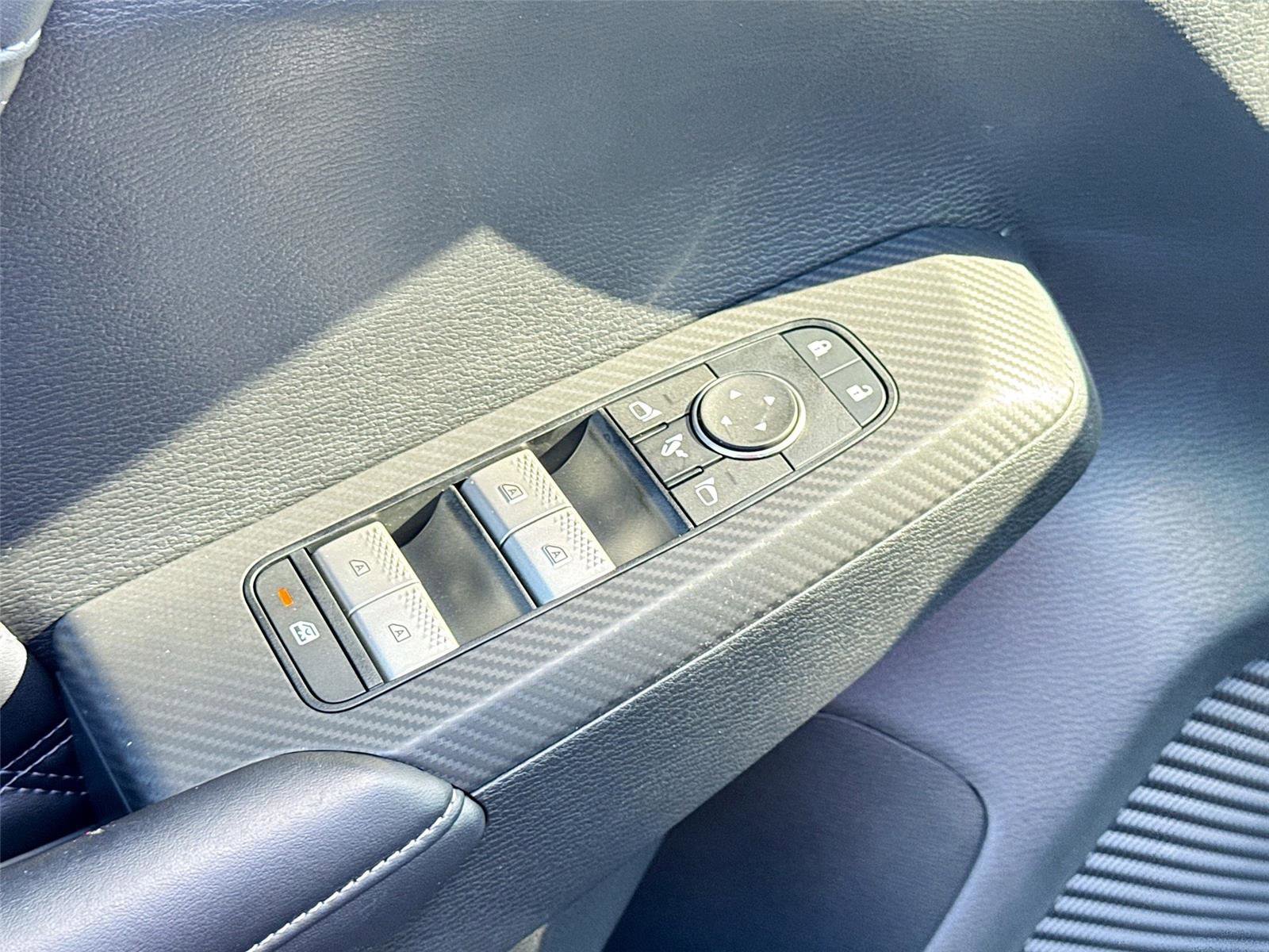 New 2025 Mitsubishi Outlander SEL image 18