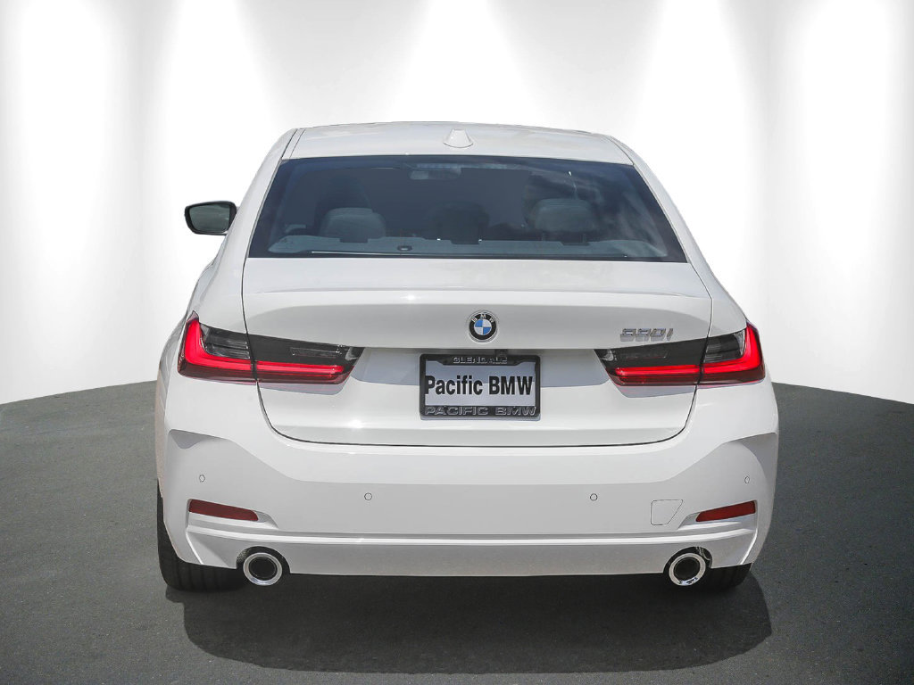 New 2026 BMW 330i Sedan RWD image 5