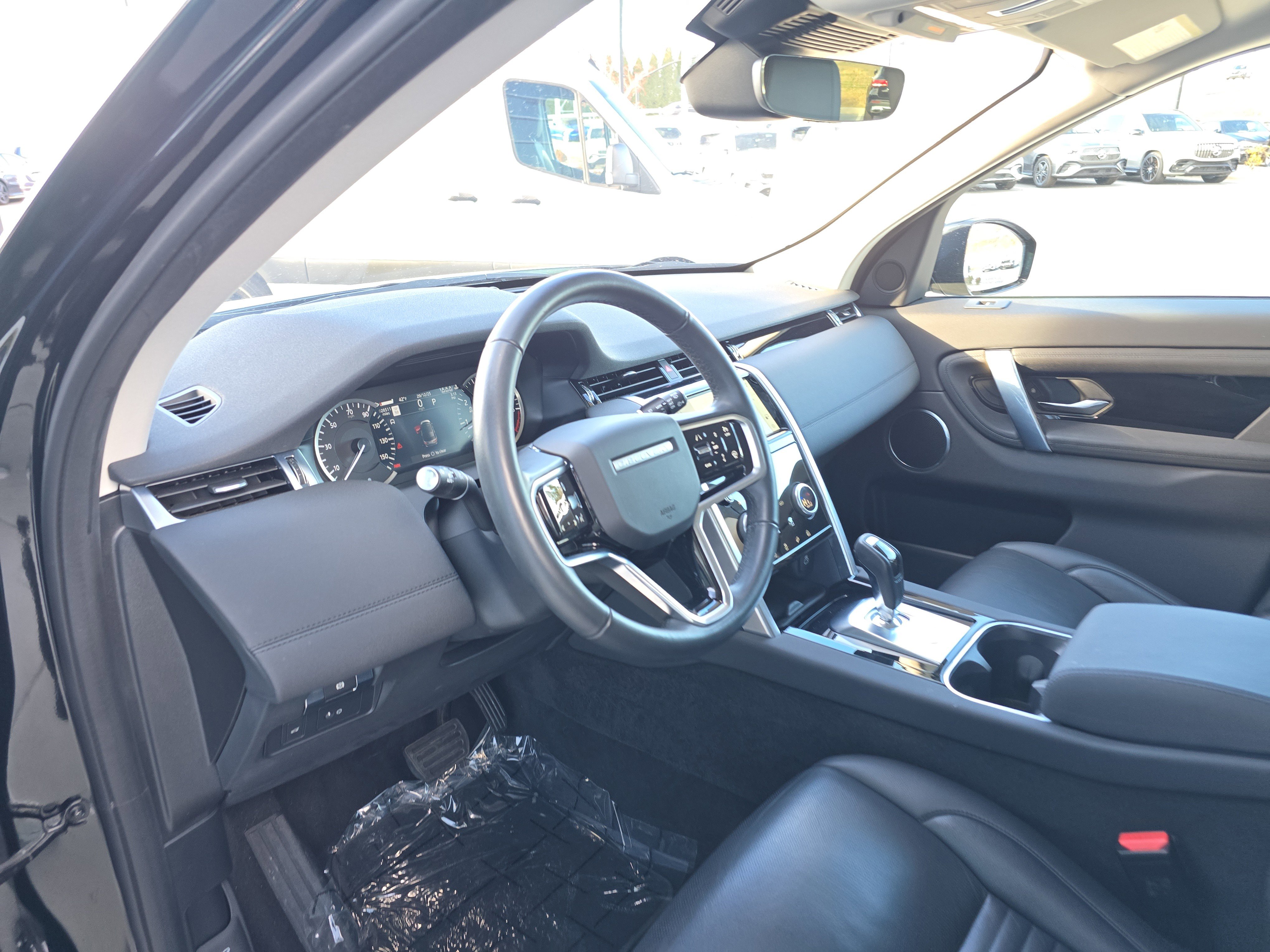 Used 2023 Land Rover Discovery Sport S image 24