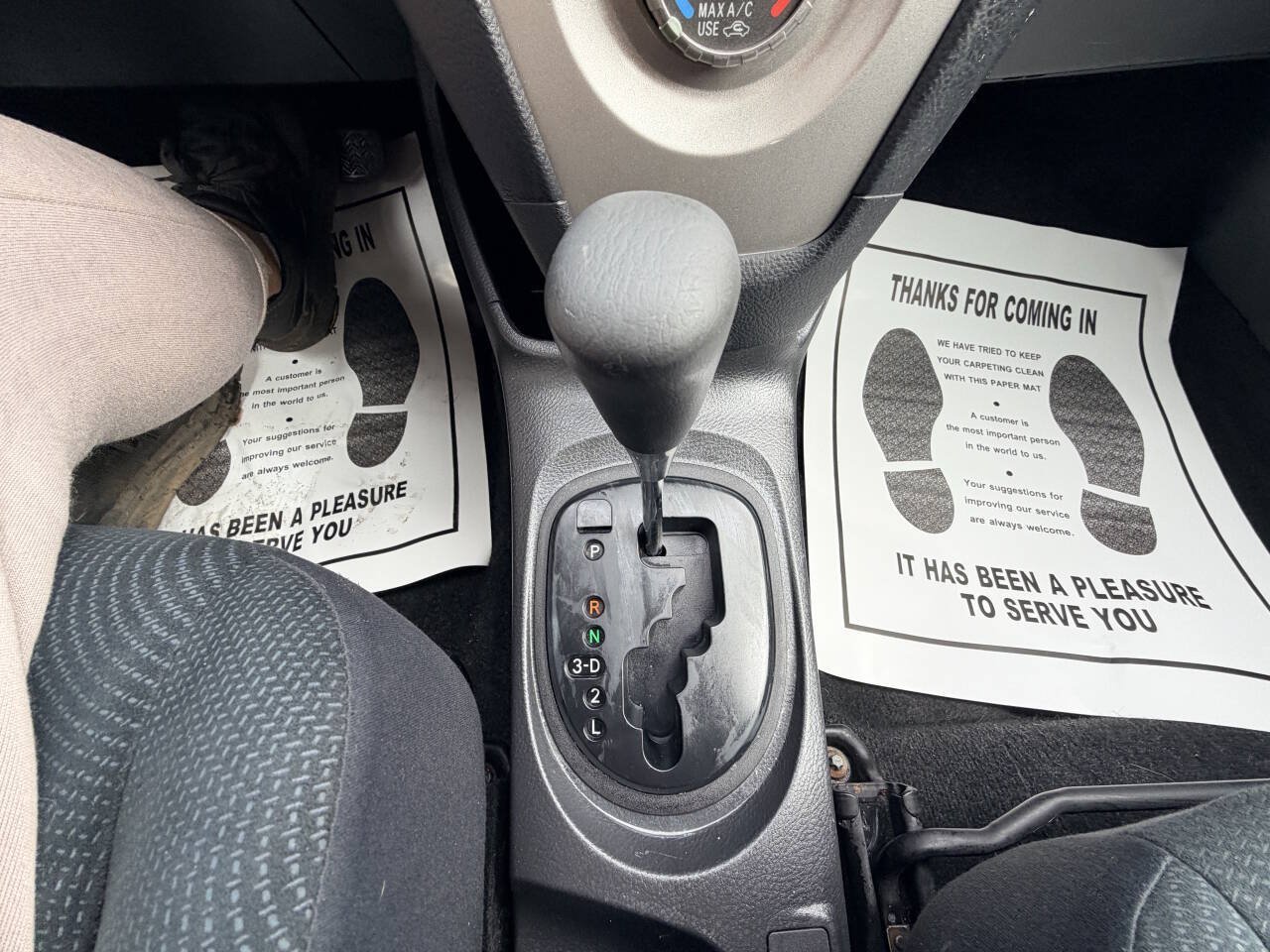 Used 2009 Toyota Yaris Sedan w/ Convenience Pkg FWD image 50