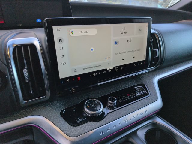 Used 2025 Ford Expedition Tremor AWD/4WD image 16