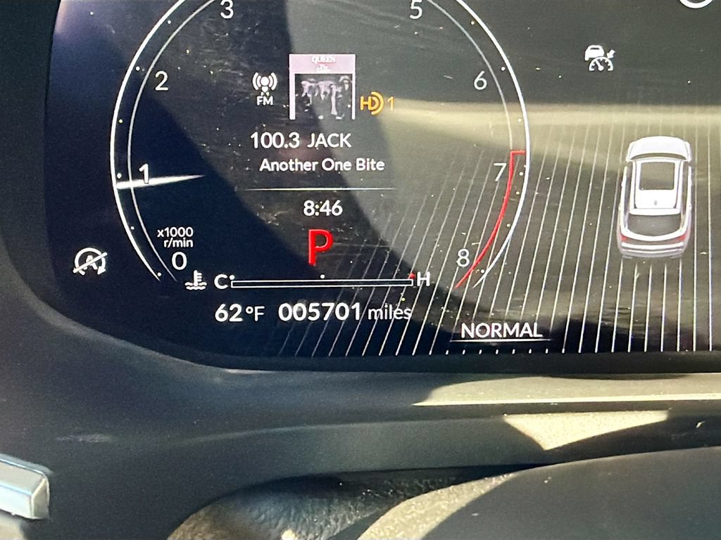 Used 2025 Acura MDX w/ Technology Package AWD/4WD image 12