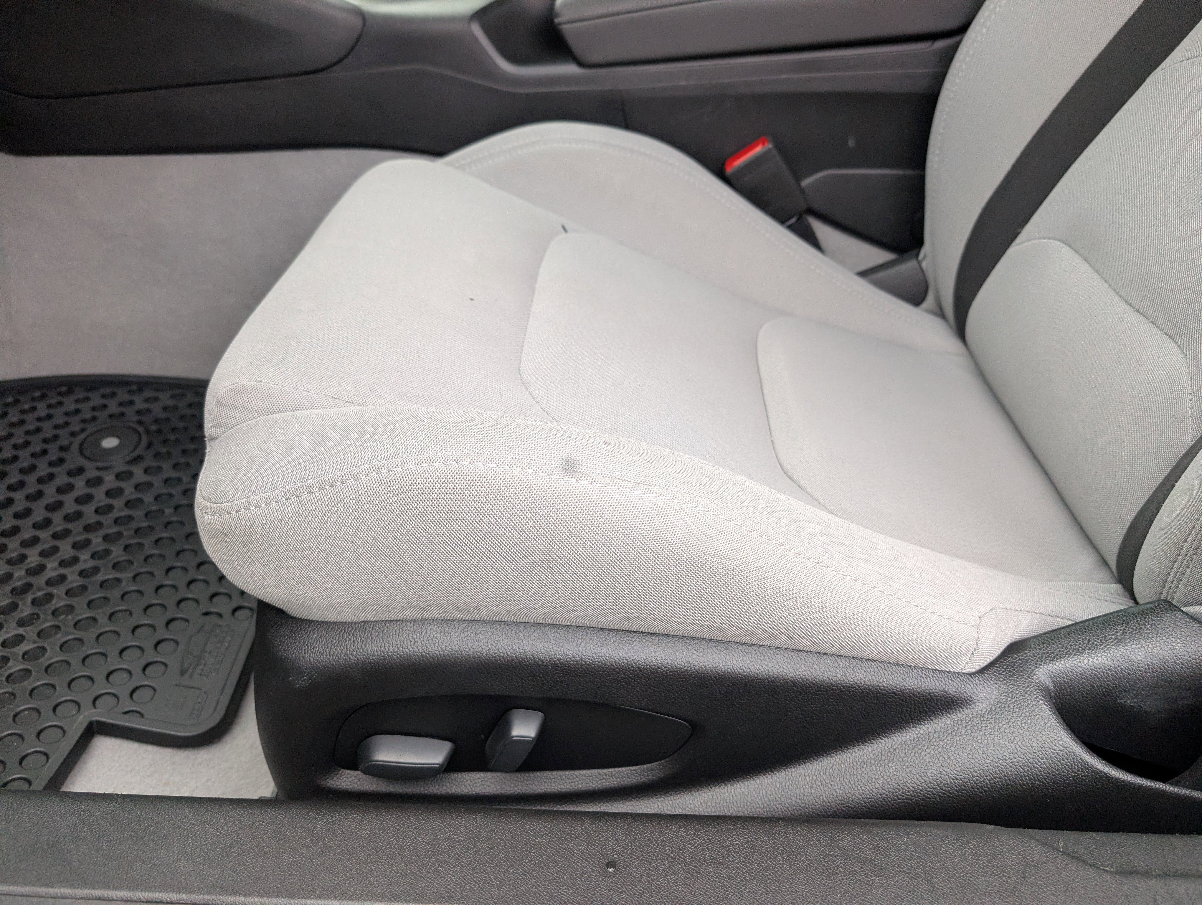 Used 2021 Chevrolet Camaro LT image 30