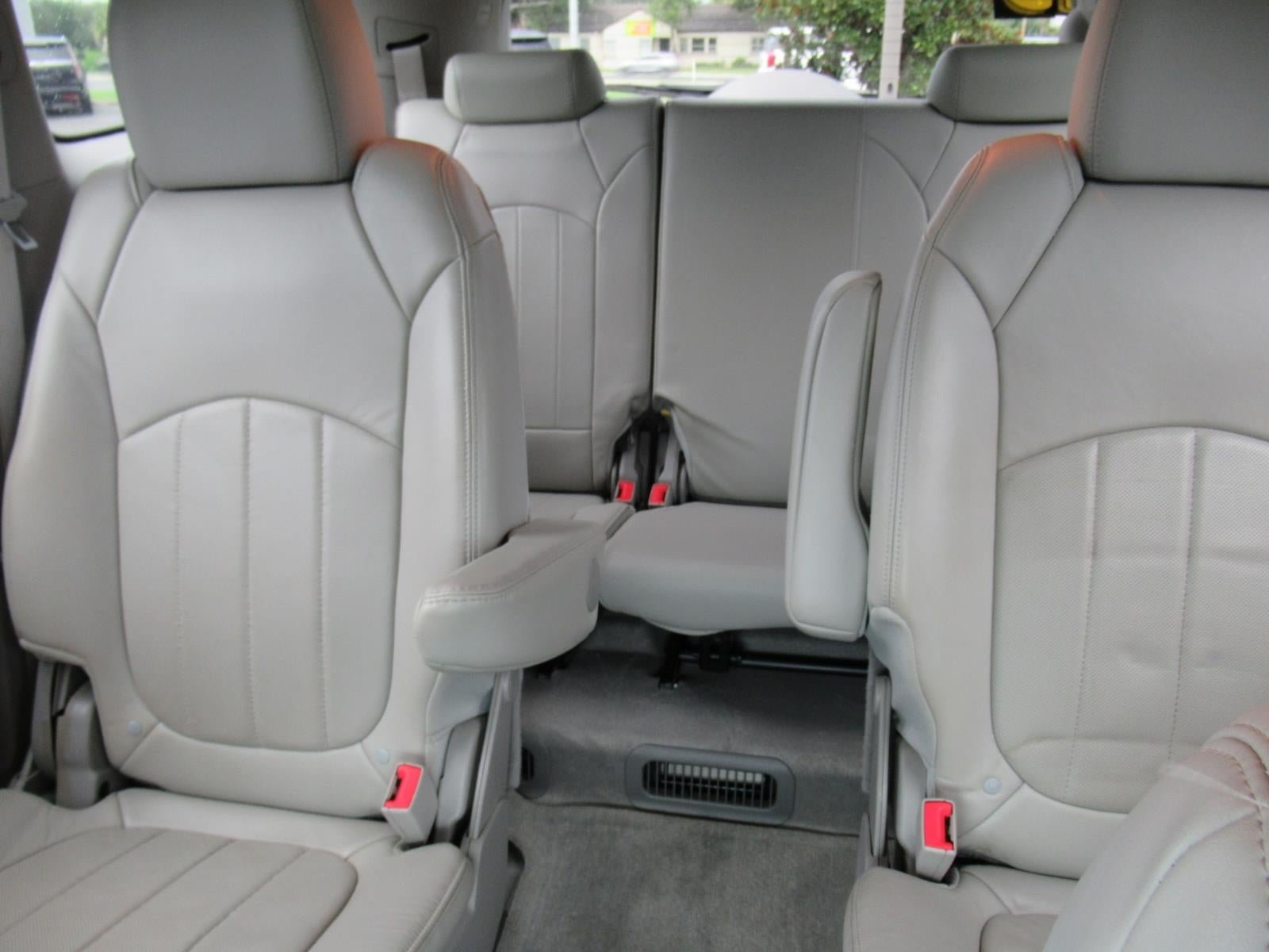 Used 2013 Buick Enclave Leather FWD image 19