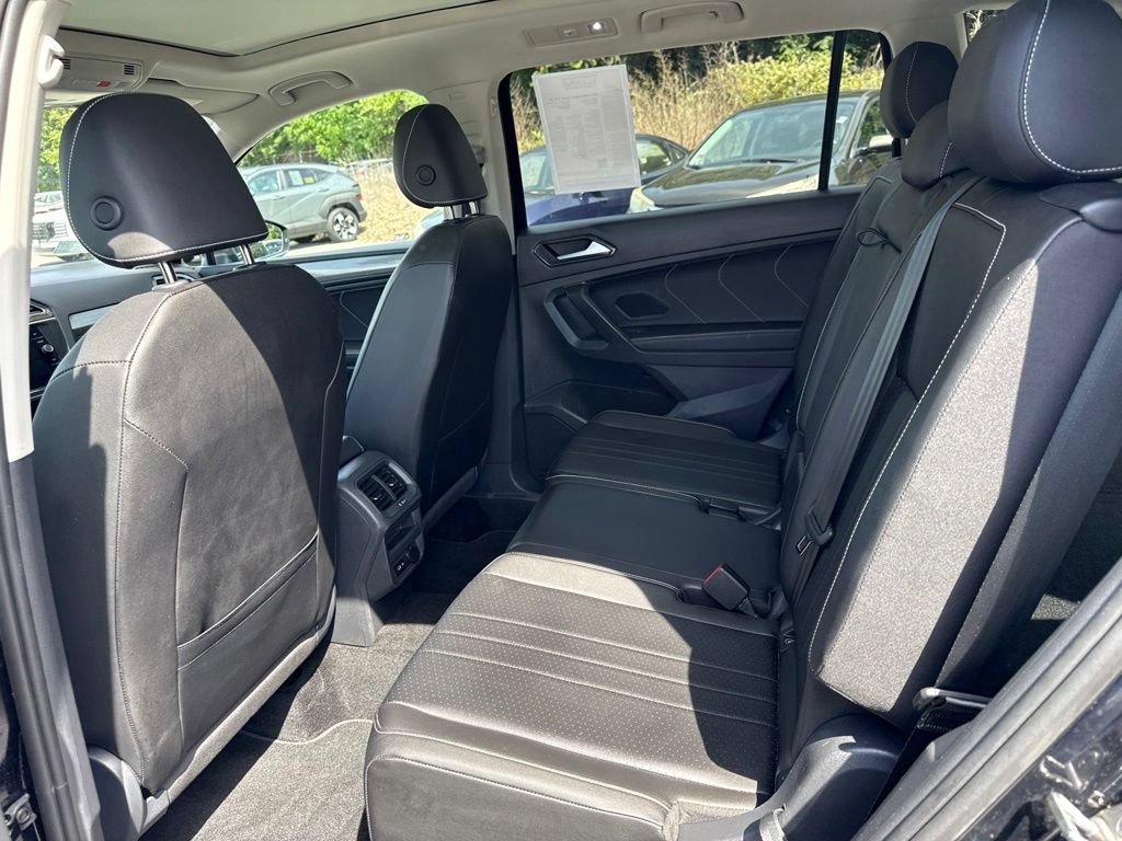 Used 2023 Volkswagen Tiguan SE w/ Panoramic Sunroof Package FWD image 37