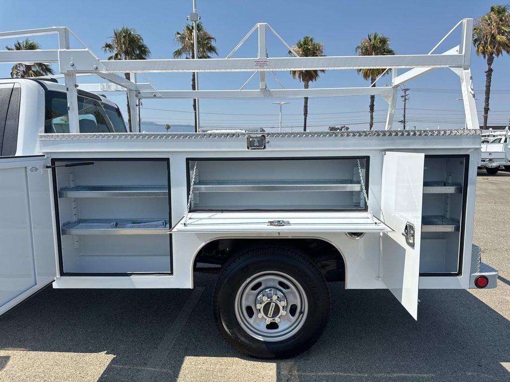 New 2025 Ford F350 XL w/ XL Chrome Package image 16