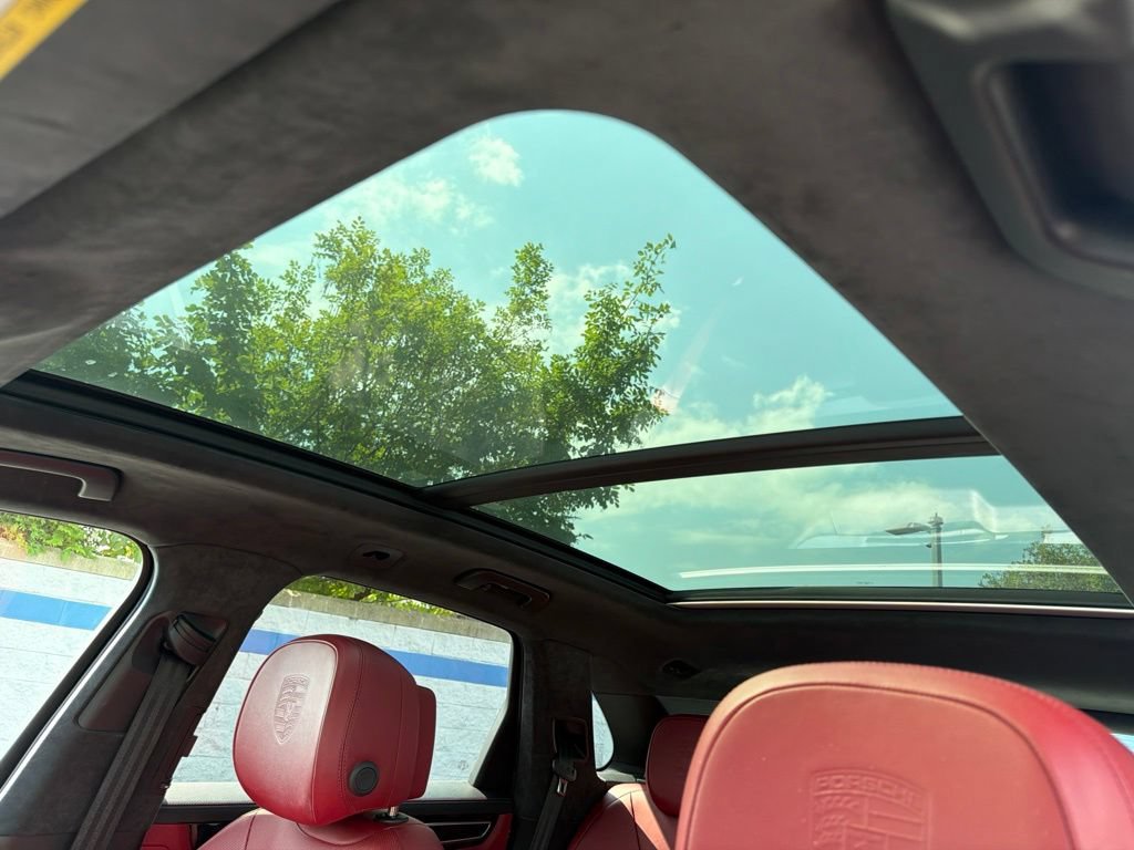 Used 2023 Porsche Cayenne GTS AWD/4WD image 11