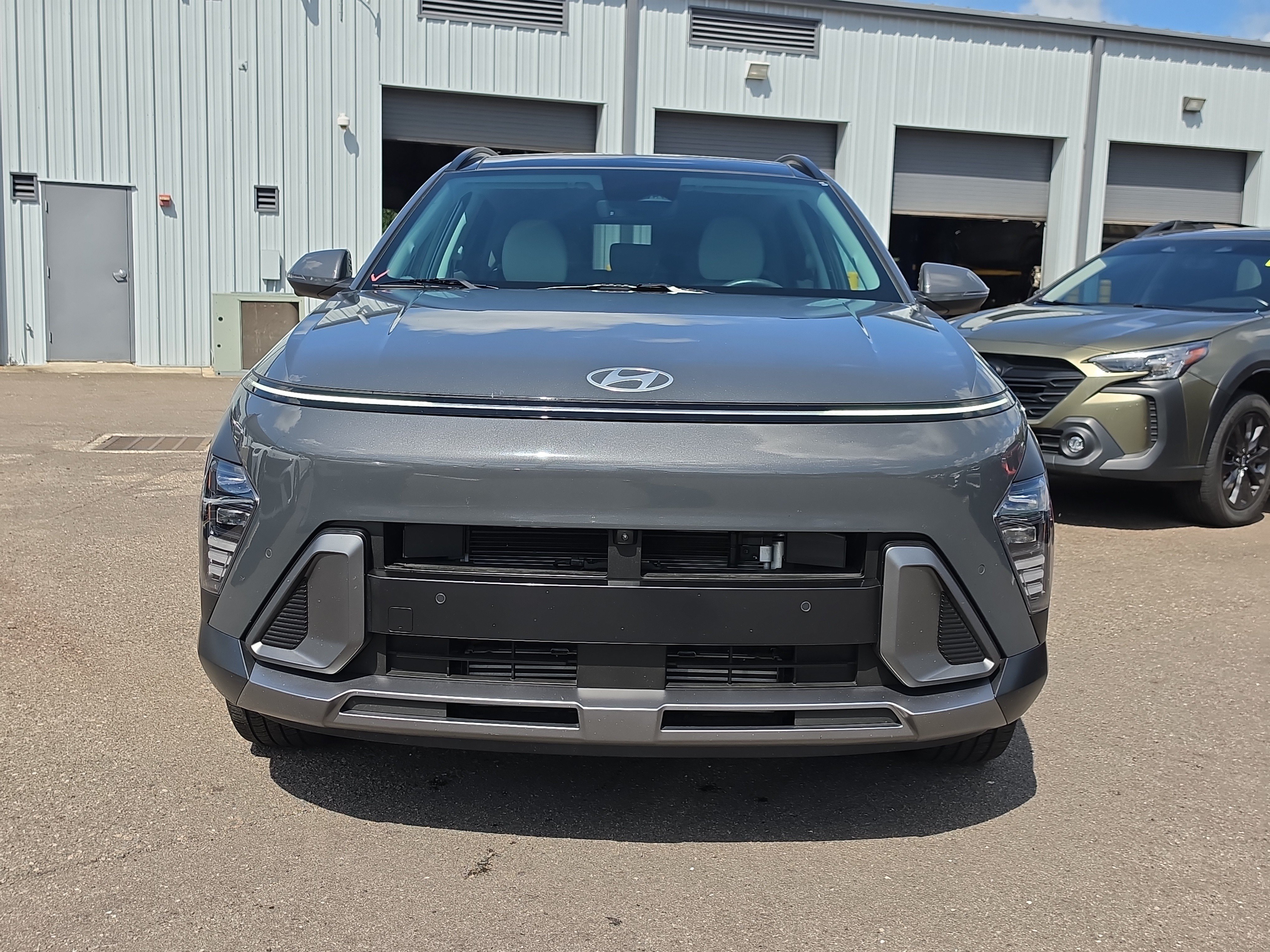 Used 2024 Hyundai Kona Limited AWD/4WD image 3